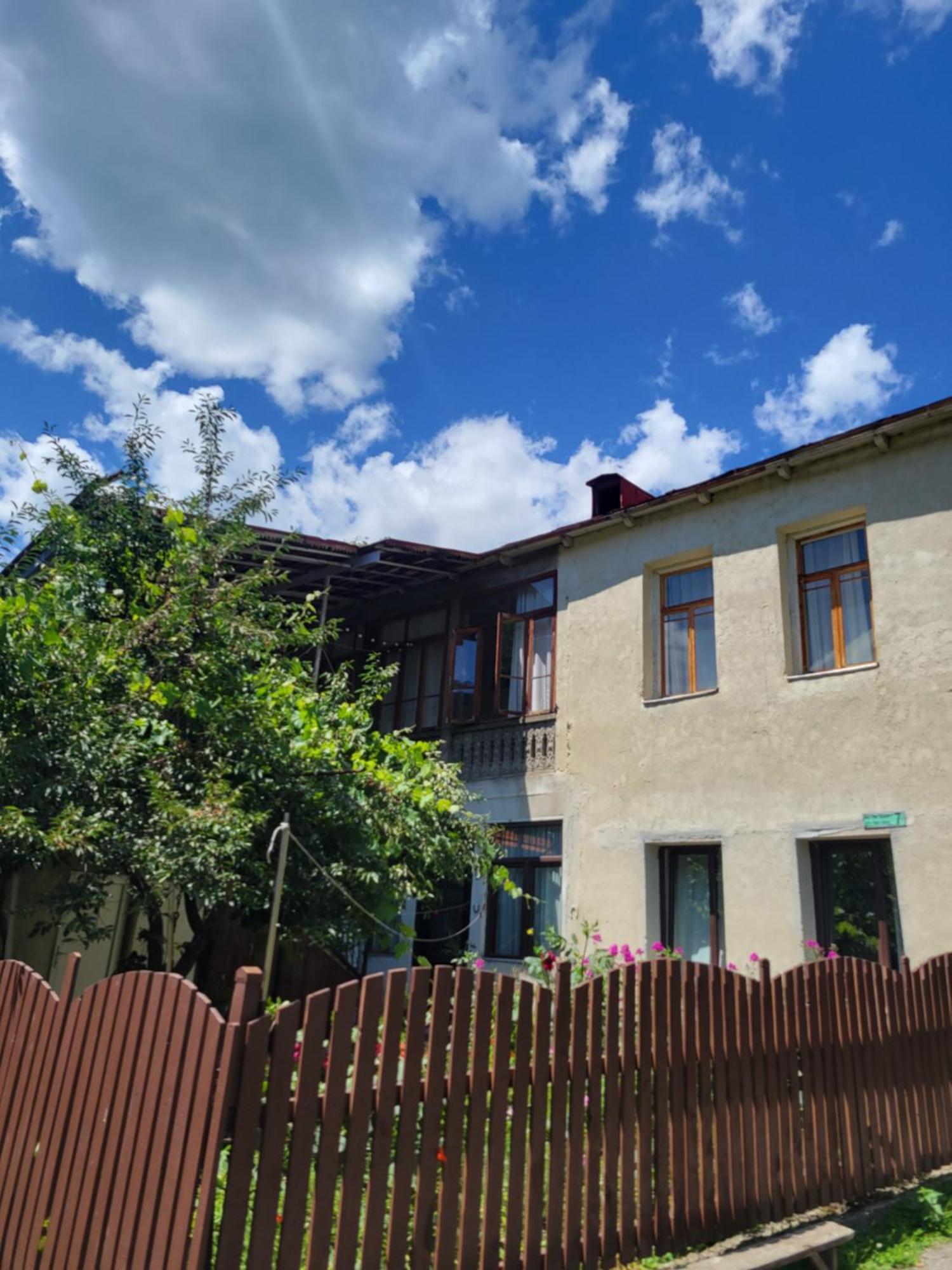 Ailama Guesthouse Mestia Kültér fotó