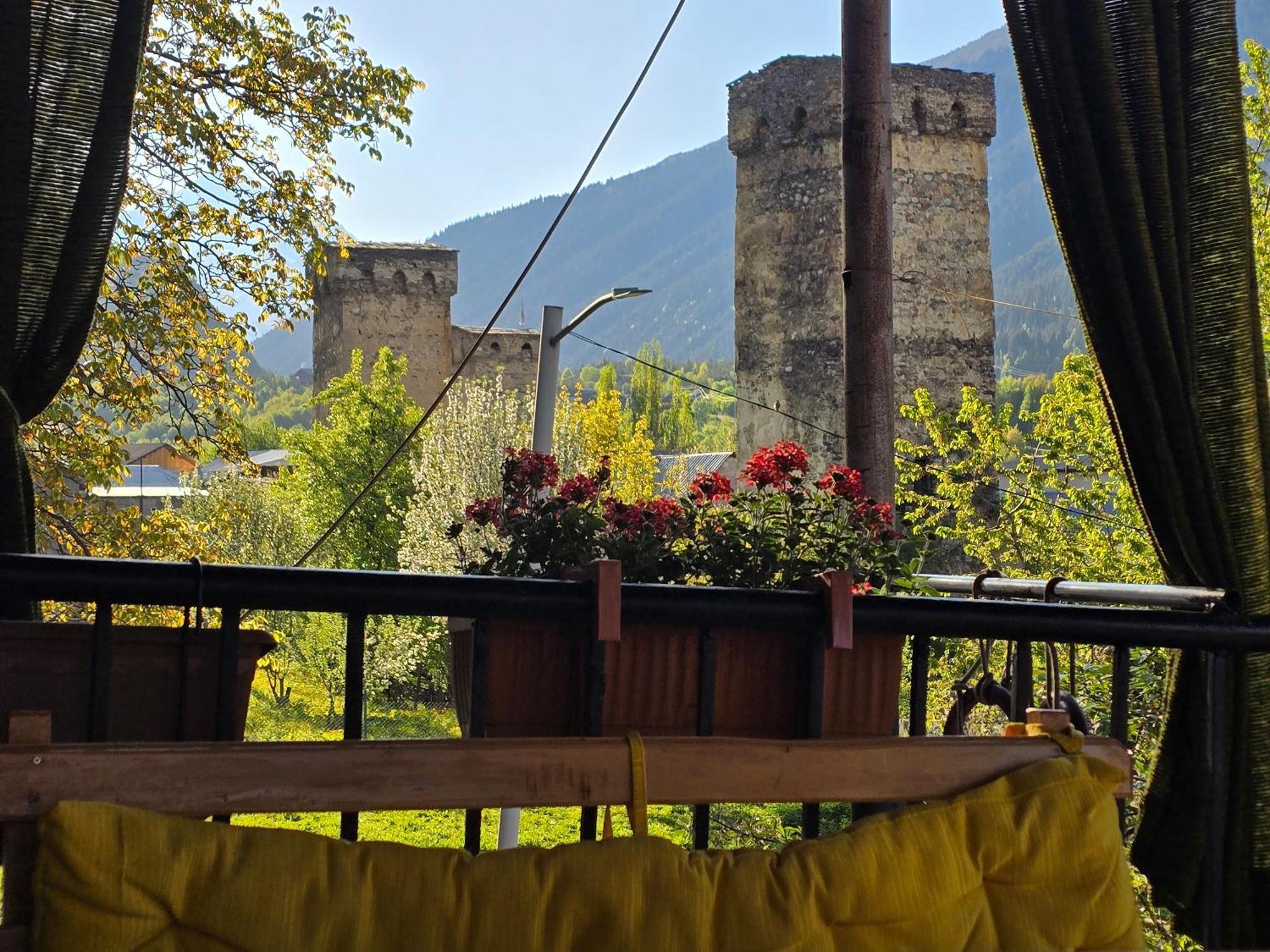 Ailama Guesthouse Mestia Kültér fotó